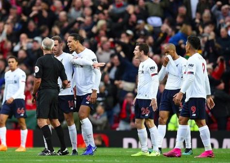  利物浦争议判罚赛后引发热议潮