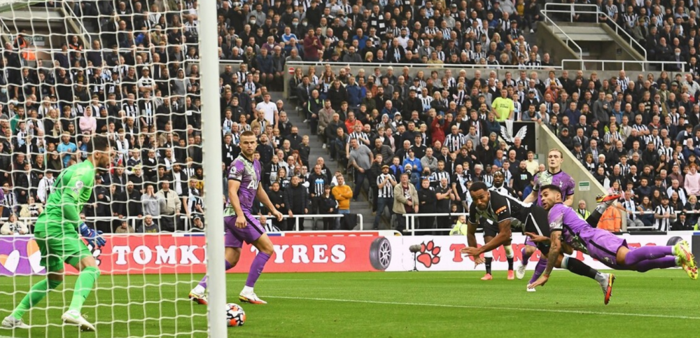  热刺锋霸双响击溃水晶宫  