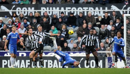  切尔西新帅首秀遇冷，纽卡斯尔黑马姿态抢三分  