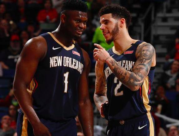  锡安隔人暴扣当选今日最佳  